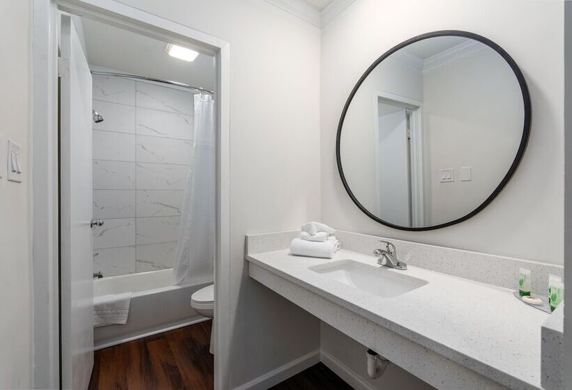 فندق Crewe Boutique Inn