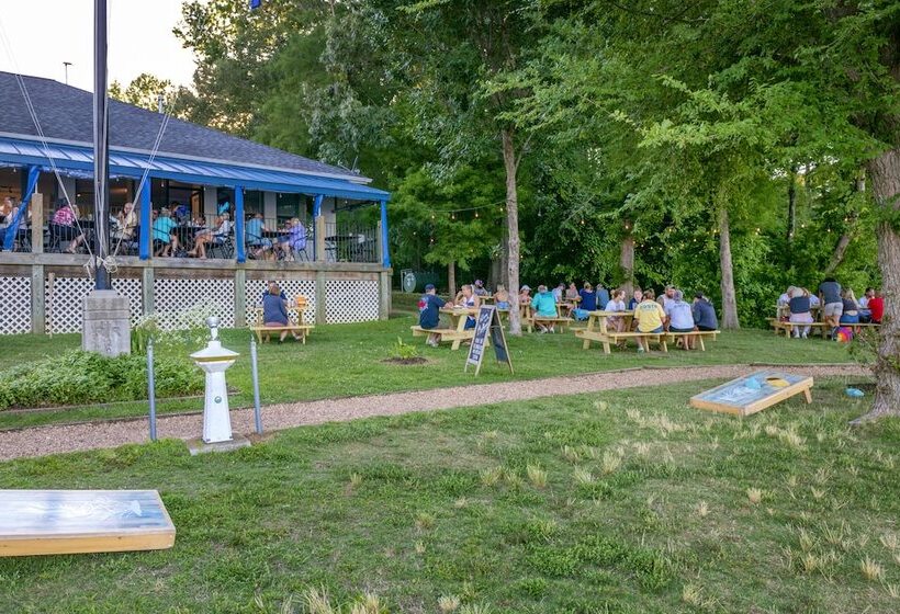 בית מלון כפרי Rivers Rest Resort