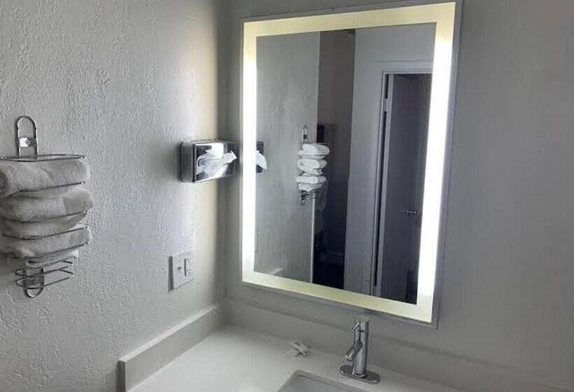 فندق Super 8 By Wyndham San Jose Airport