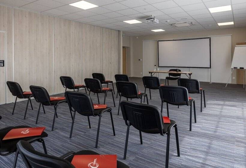 Отель The Originals City, Hôtel Le Relais Des Deux Mers, Marmande Sud