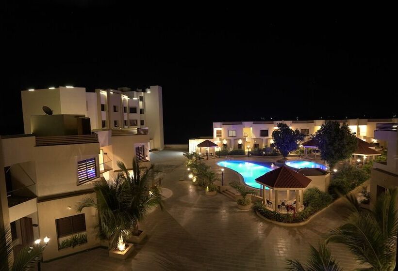 호텔 The Sky Imperial Bapu’s Resort