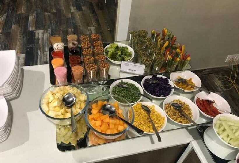 호텔 The Sky Imperial Bapu’s Resort