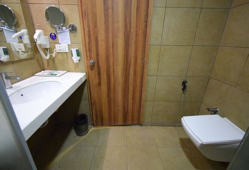 호텔 The Sky Imperial Bapu’s Resort