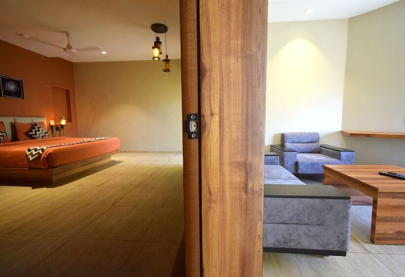 호텔 The Sky Imperial Bapu’s Resort