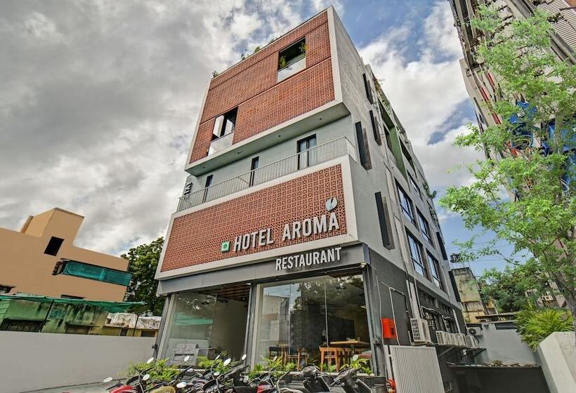 ホテル Treebo Aroma Executive