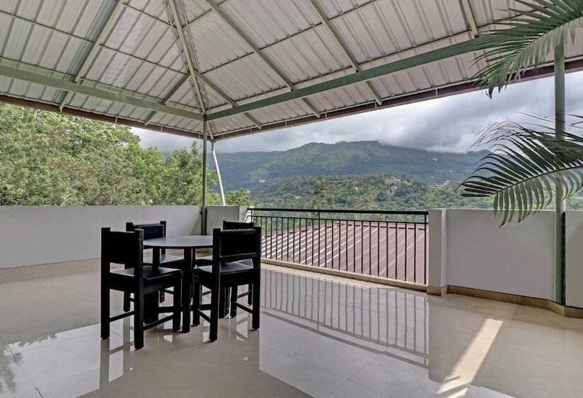 בית מלון כפרי Treebo Trend White House Resort