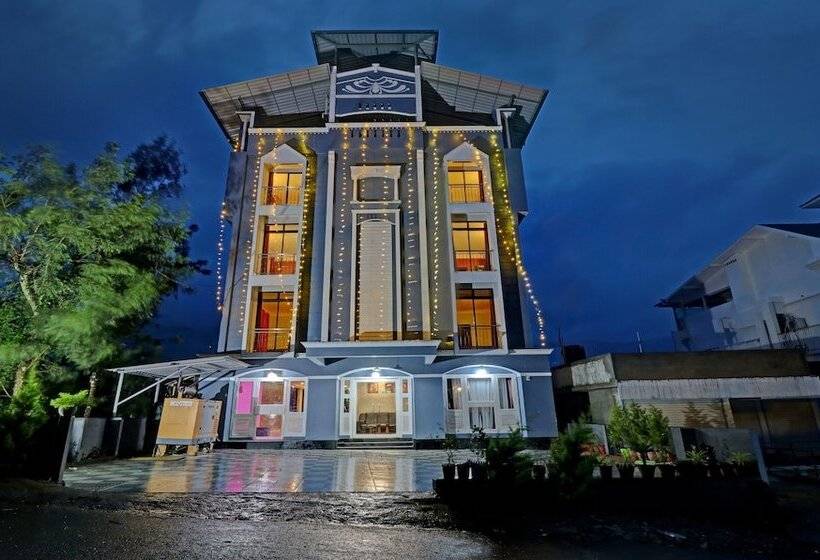 בית מלון כפרי Treebo Trend White House Resort