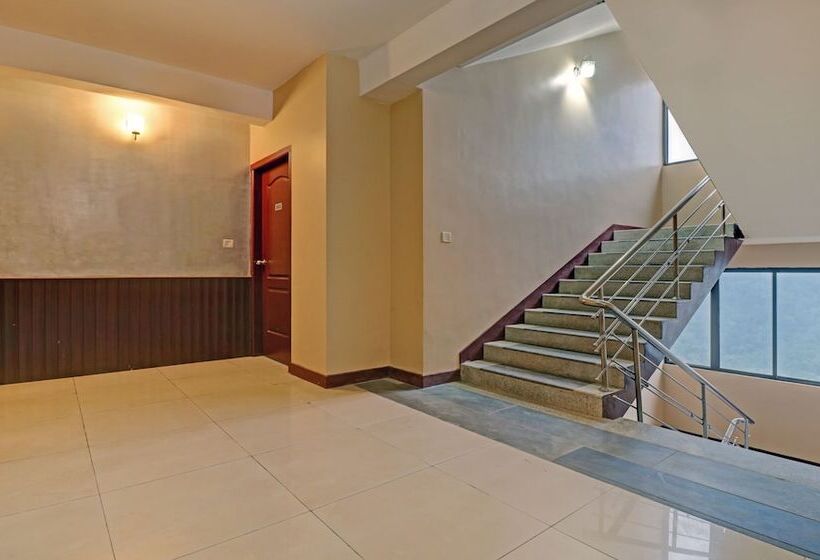 בית מלון כפרי Treebo Trend White House Resort