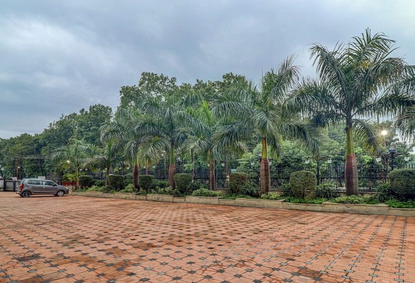 Отель Treebo Premium Pearl Avenue