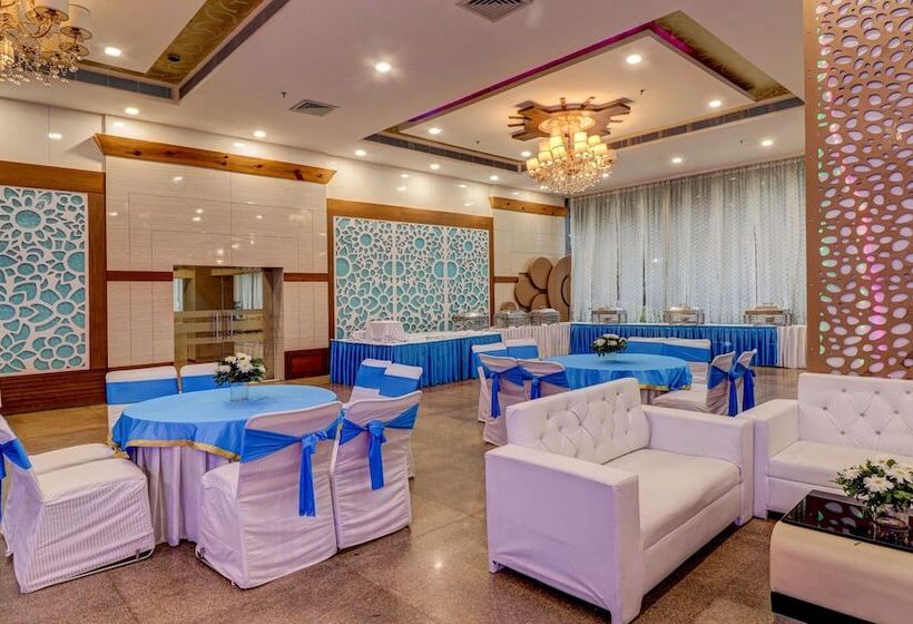 Отель Treebo Premium Pearl Avenue