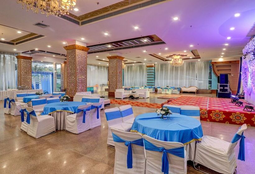 Отель Treebo Premium Pearl Avenue