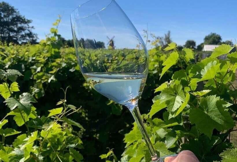 فندق Villa Brunnby