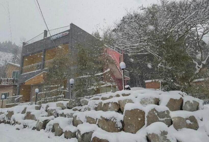 Jangseong Baegilhong Pension