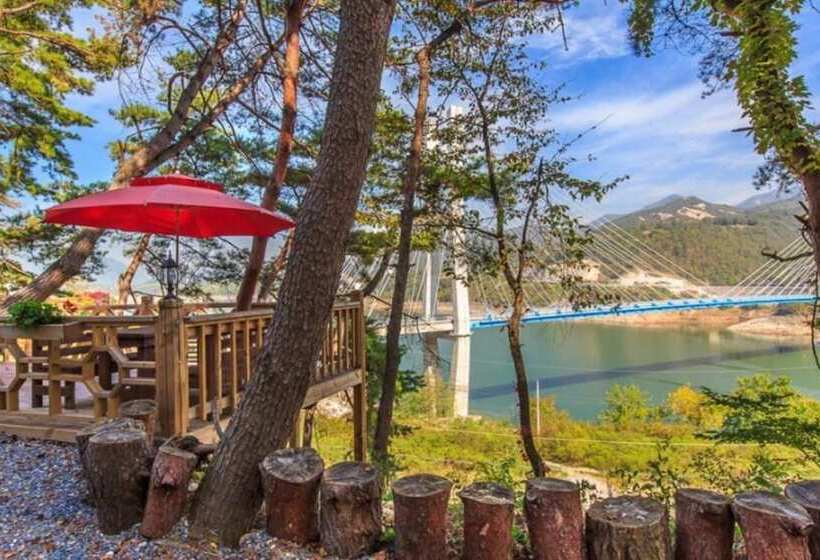 Jecheon Montmartre Pension