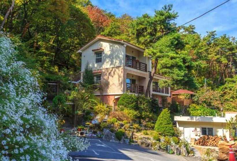 Jecheon Montmartre Pension