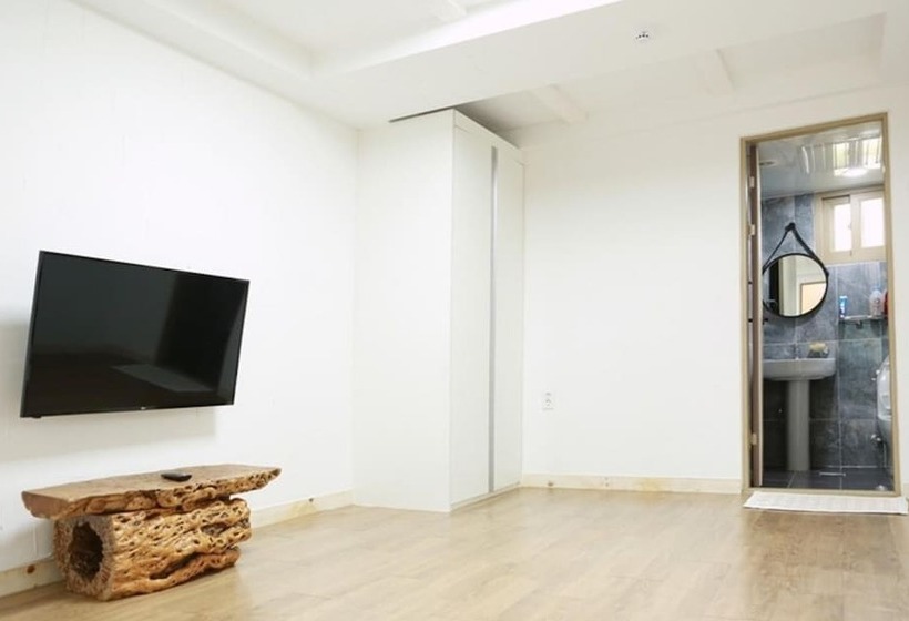 Jeongeup Brahms Pension A