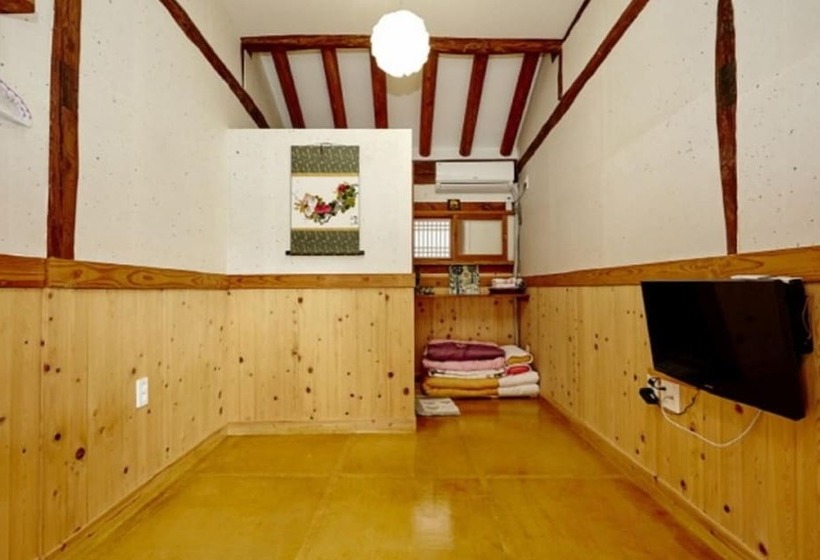 Jeonju Moheon Hanok Pension
