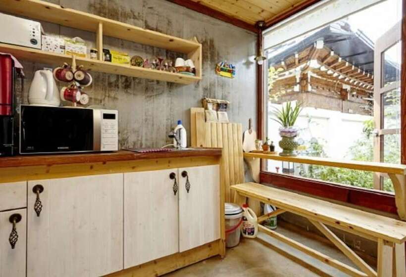 Jeonju Moheon Hanok Pension