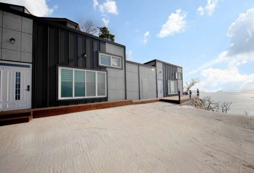 Jindo Arirang Beach Pension