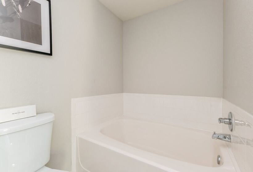 Kasa Wellington South Florida