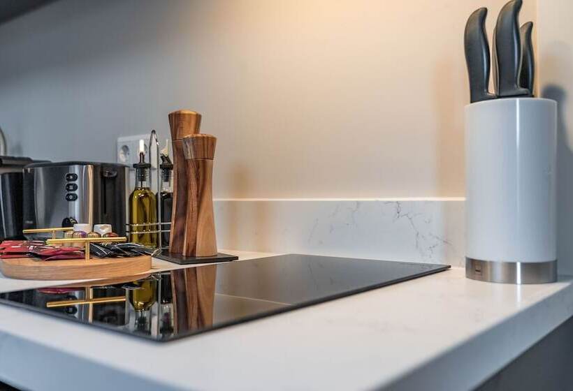 Limehome Den Haag Keizerstraat