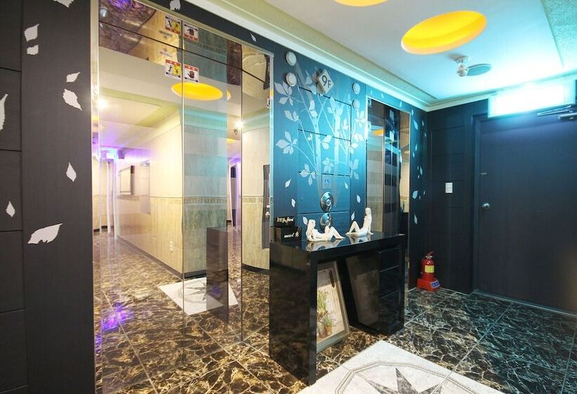 מוטל Changwon Sangnamdong Soo