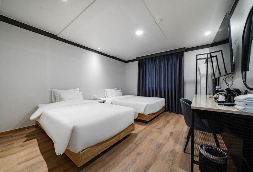 Motel Namhae Manhattan