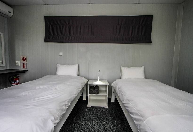 モーテル Sleepover Matoks