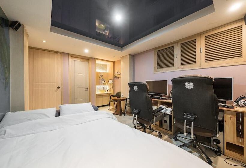 Motel Yongin Chameleon