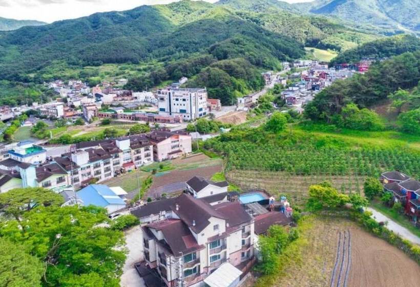 Muju Ppalganjibung Ski Shop Pension