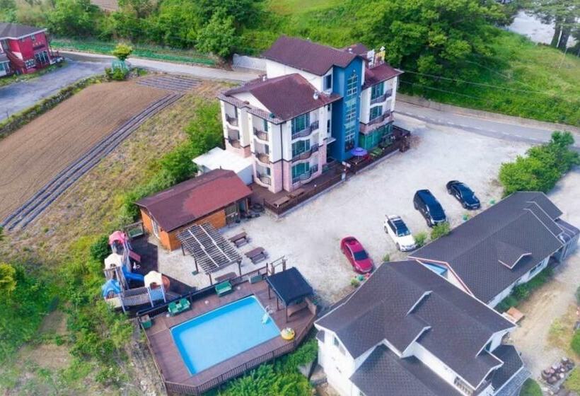 Muju Ppalganjibung Ski Shop Pension