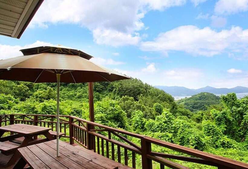 Namhae Baramkkot Pension