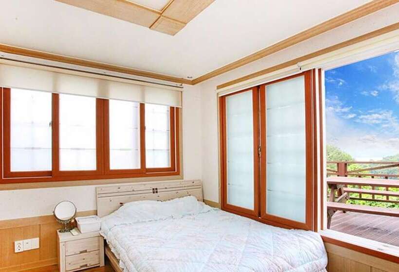 Namhae Baramkkot Pension