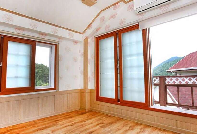 Namhae Baramkkot Pension