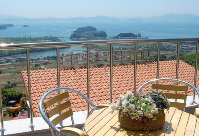 Namhae Camp Haevich Pension