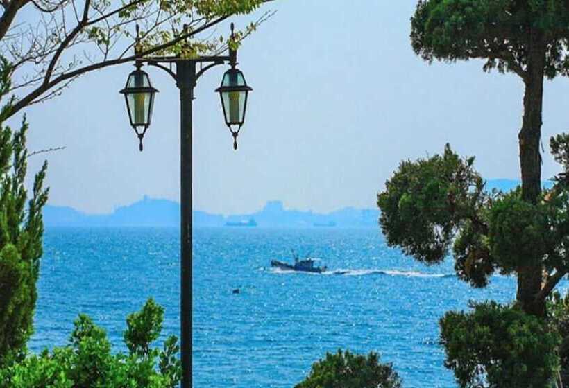 Namhae Zen House Pension