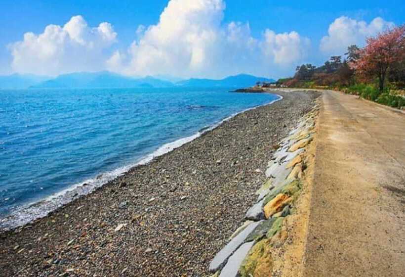 Namhae Zen House Pension