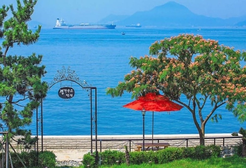 Namhae Zen House Pension