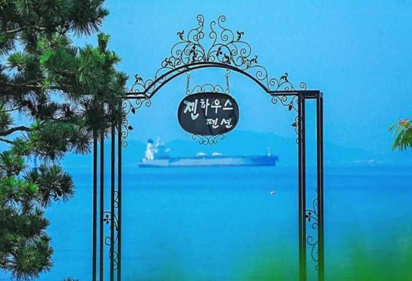 Namhae Zen House Pension