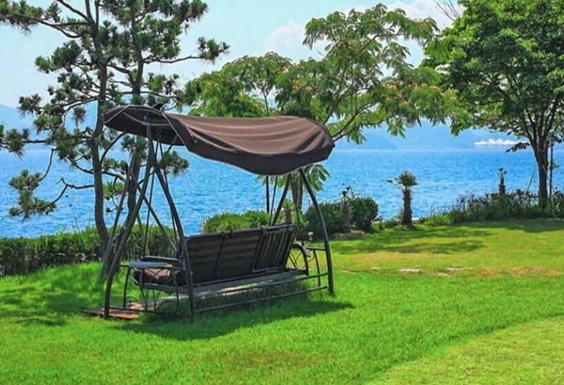 Namhae Zen House Pension