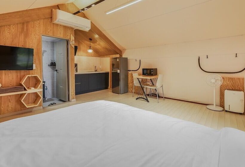 פנסיון Gapyeong Cheongchun Glamping & Caravan