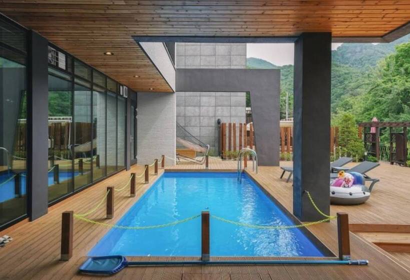 بنسيون Pocheon Forest Pool Villa