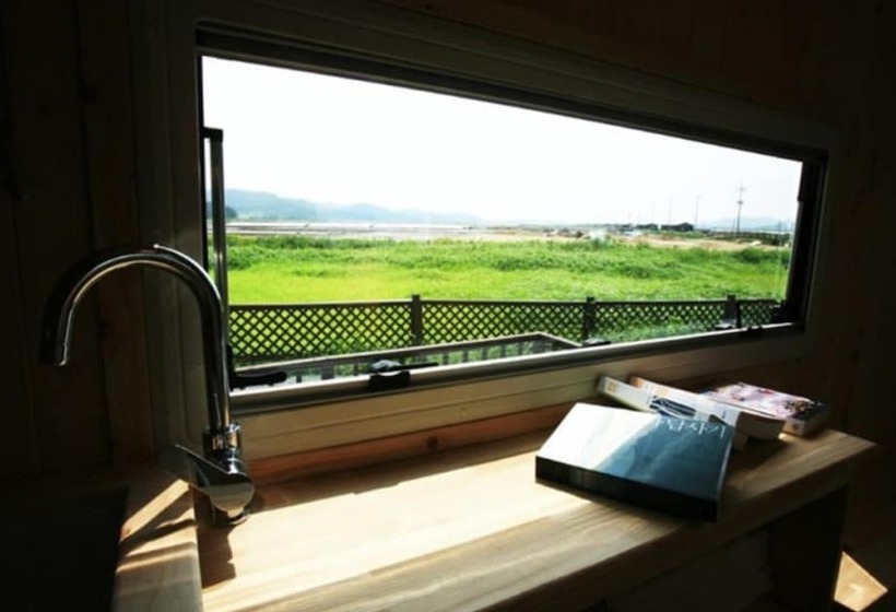 פנסיון Shinan Sea Salt Healing Camp