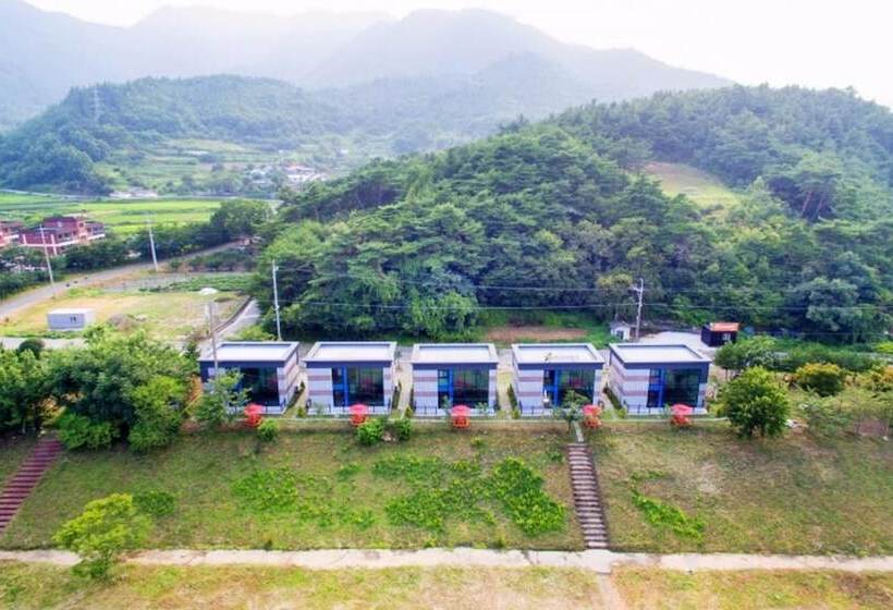 Пансион Sunchoen Orotada Kids Poolvilla