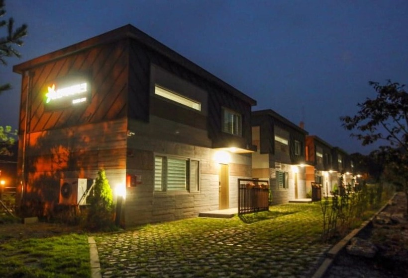 Пансион Sunchoen Orotada Kids Poolvilla