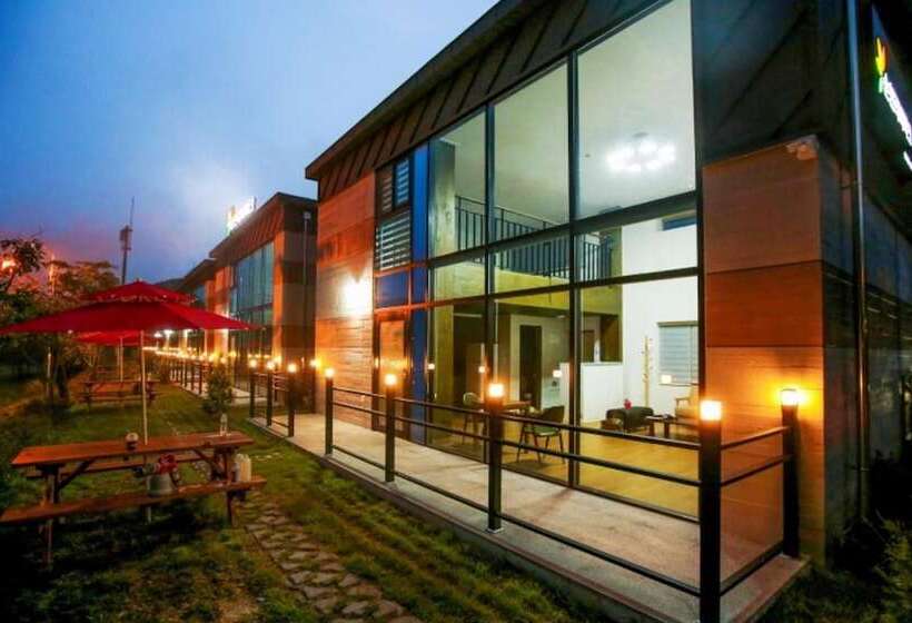 Пансион Sunchoen Orotada Kids Poolvilla