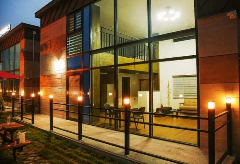 Пансион Sunchoen Orotada Kids Poolvilla