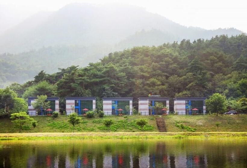 Пансион Sunchoen Orotada Kids Poolvilla