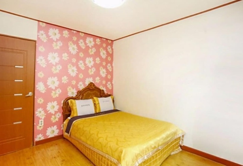 Pocheon Supsogui Hayanjip Pension