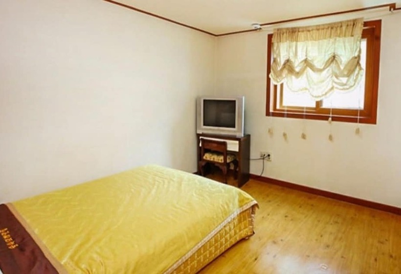 Pocheon Supsogui Hayanjip Pension